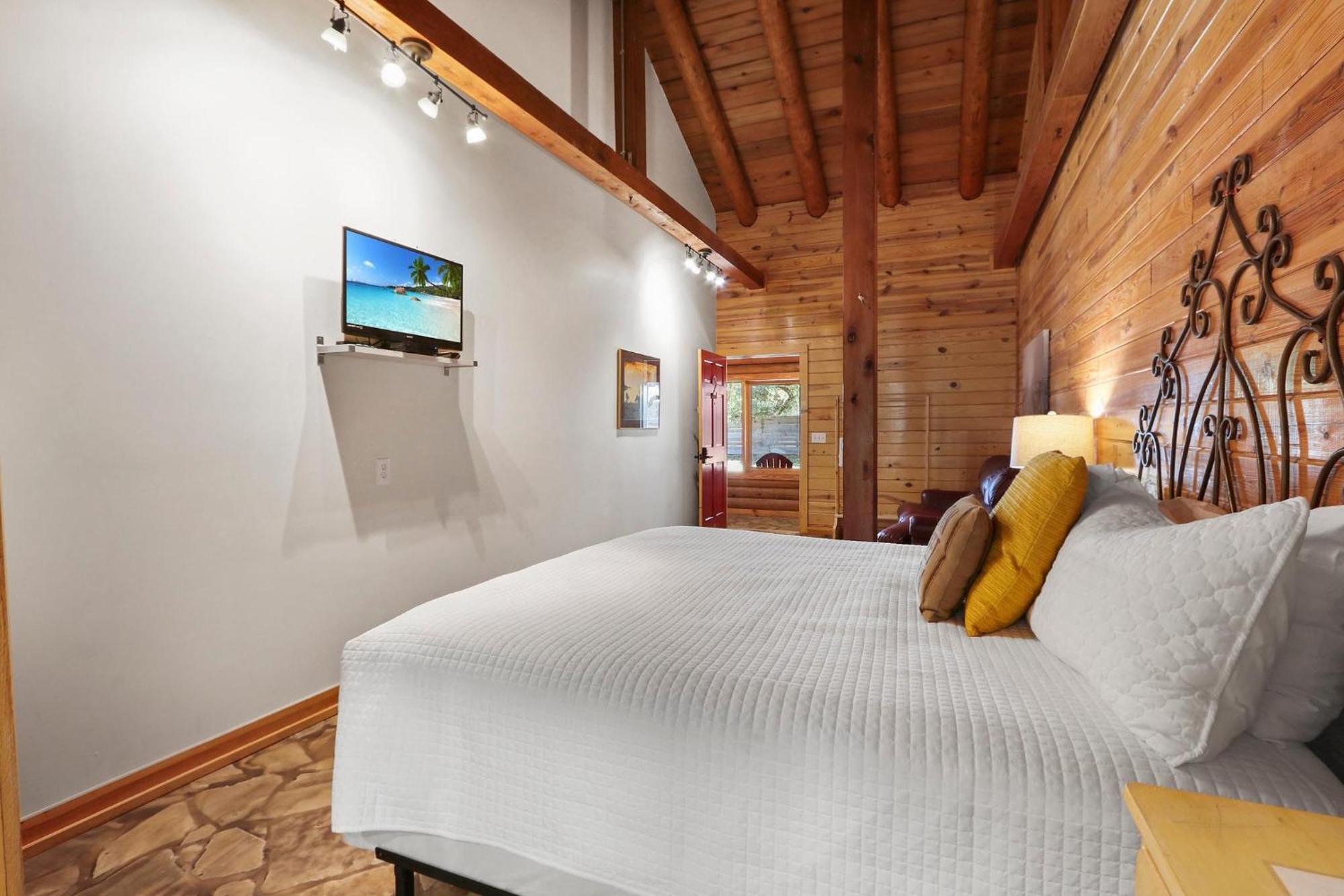 Wimberley Log Cabins Resort And Suites- Unit 2 Exteriör bild
